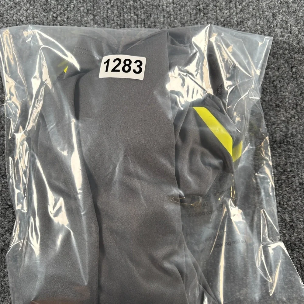 Gap Fit T-Shirt Boys XL Charcoal Gray Quarter Zip Stand Up‎ Collar Performance